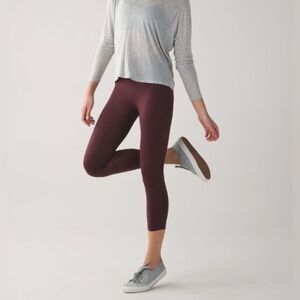 Lululemon Zone In Crop in Bordeaux Drama Size 4